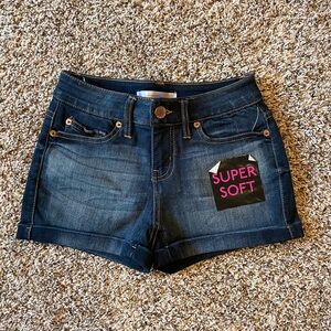 Brand New Jean shorts Misses Juniors Size 3